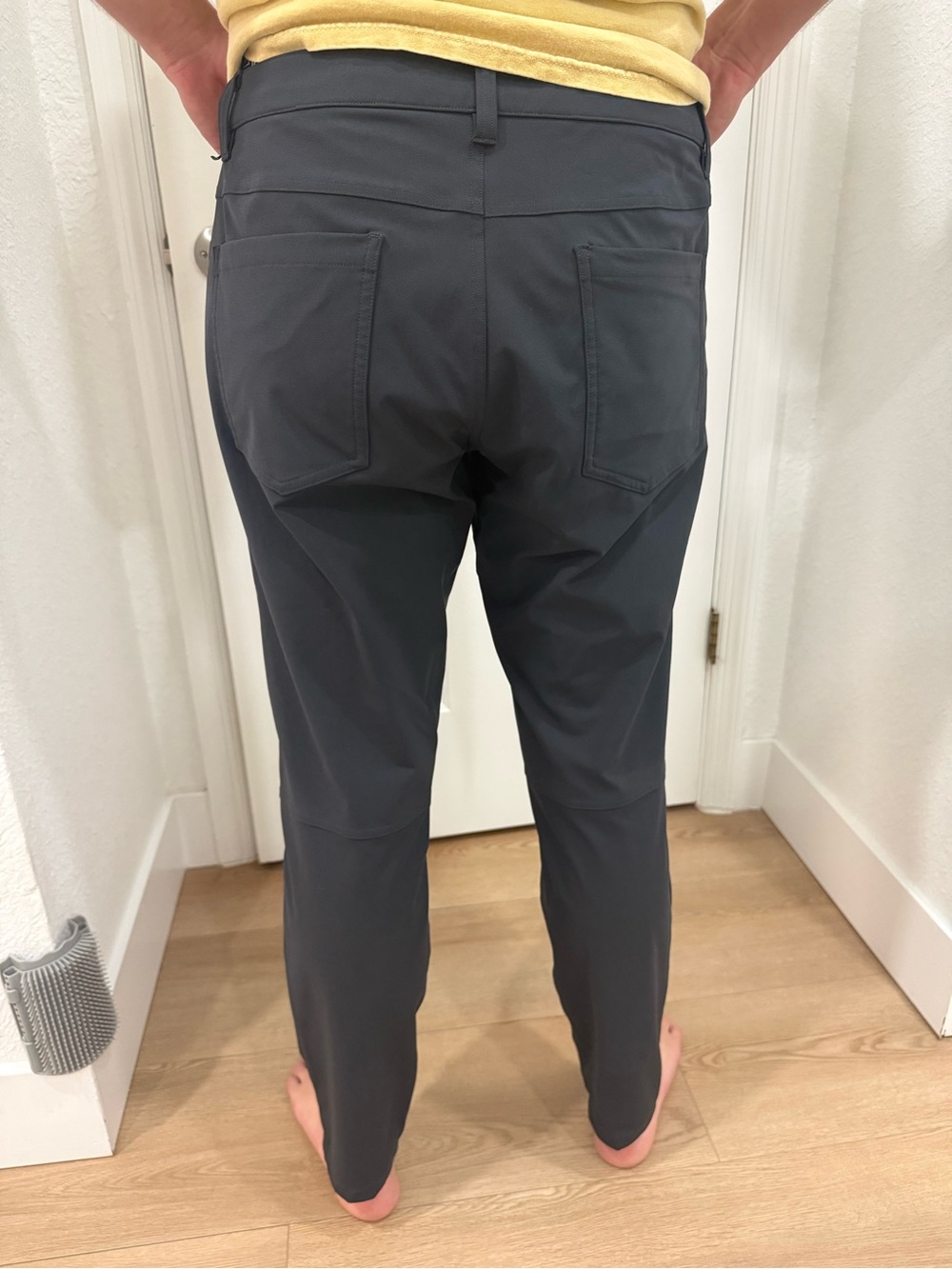 Men's Straight-Leg Lulu lemon Pants in Charcoal 33W 30 L